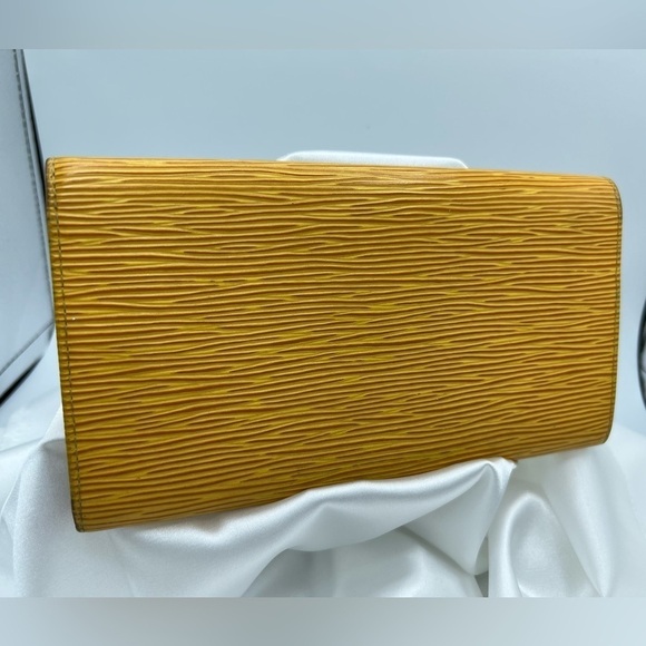 LOUIS VUITTON SARAH PORTE FEUILLE YELLOW OCHRE EPI LEATHER LONG WALLET - Picture 2 of 7
